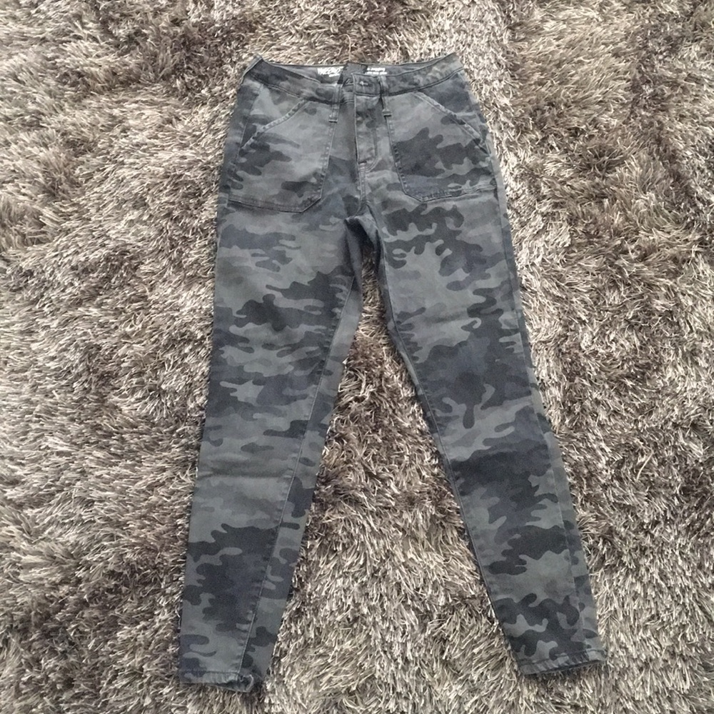Camo high rise jeggings